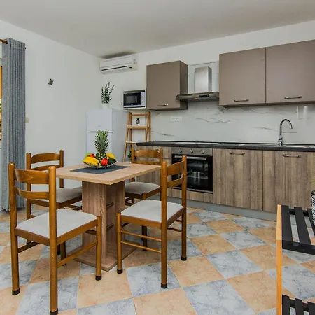 App Juracak 2 By Interhome Apartman Nin